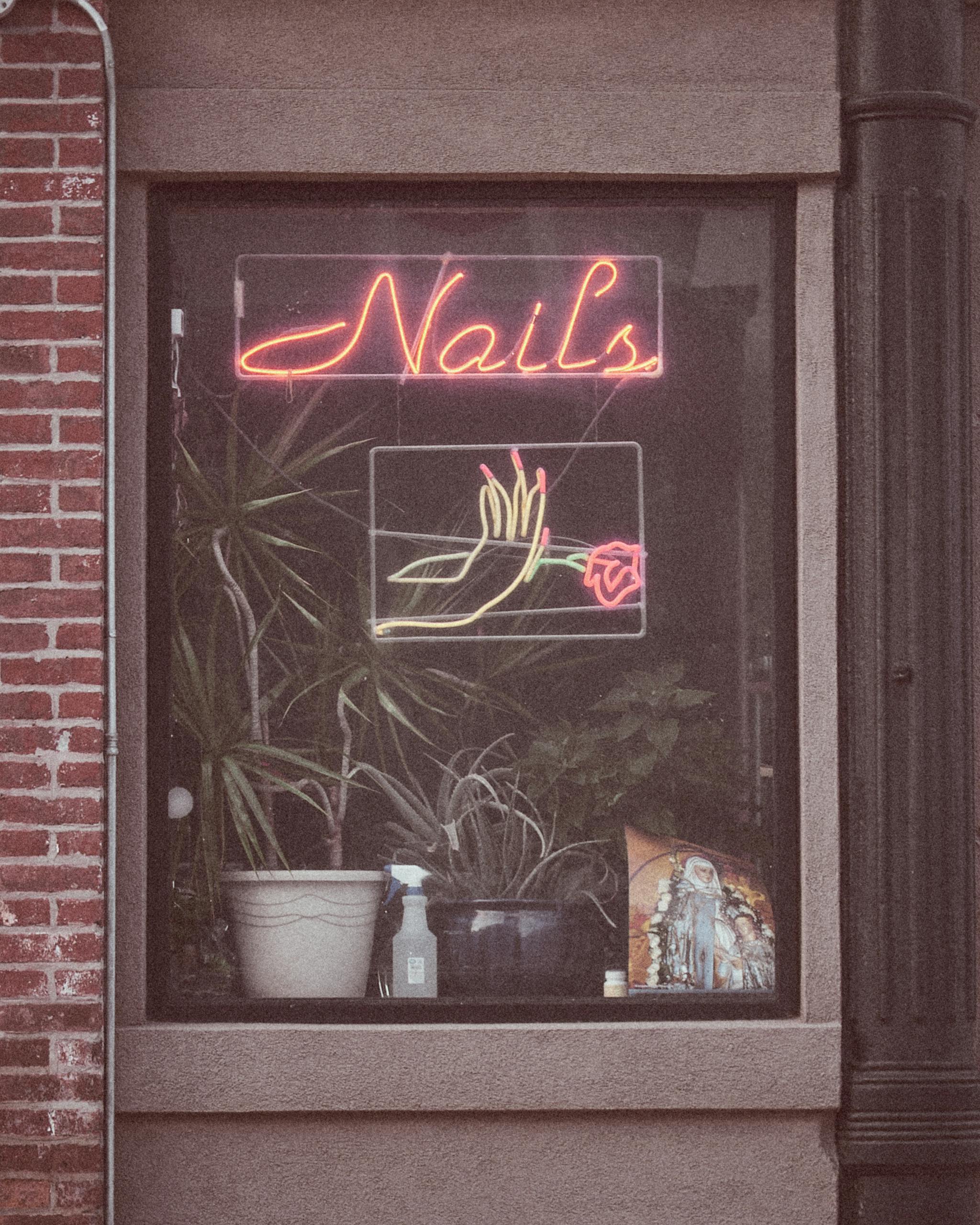Mở tiệm nail đầu tiên